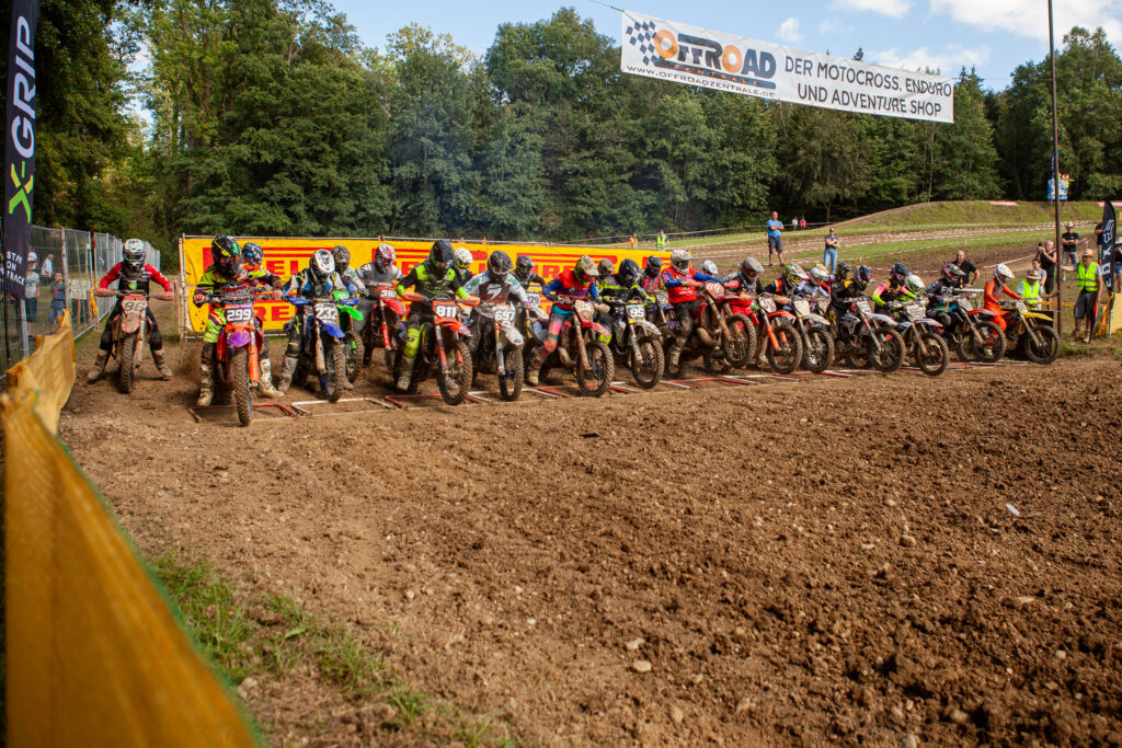 Alpencup MX Hohenlinden 2024 - Startgatter fällt
